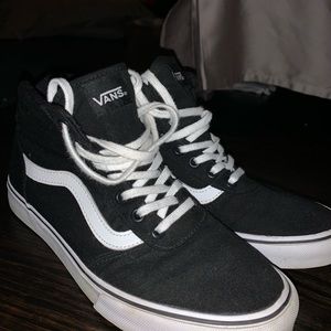 Women’s Vans High-Top Size 8